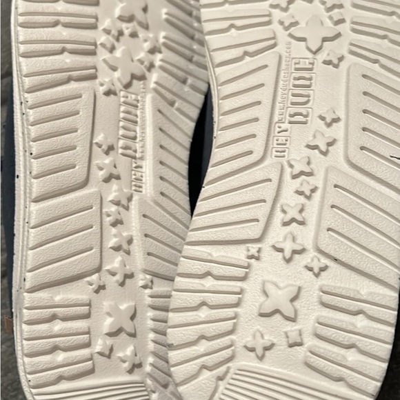 Never worn navy blue women’s size 8 hey dudes - Picture 2 of 2